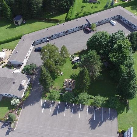 Motel La Cheminee Saint-Jerome Εξωτερικό φωτογραφία