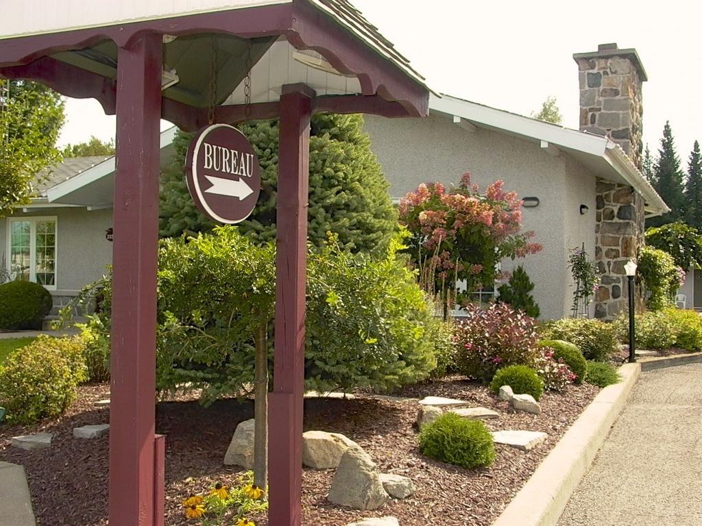 Motel La Cheminee Saint-Jerome Εξωτερικό φωτογραφία